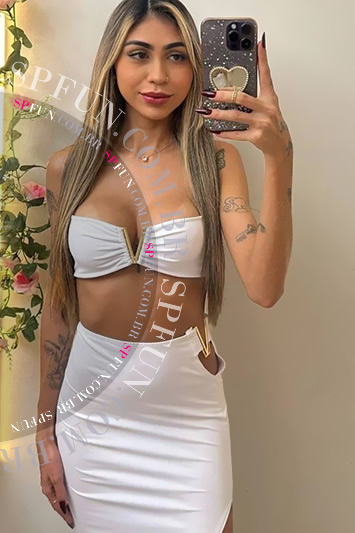 Acompanhante mulher loira de cabelos longos em São Paulo